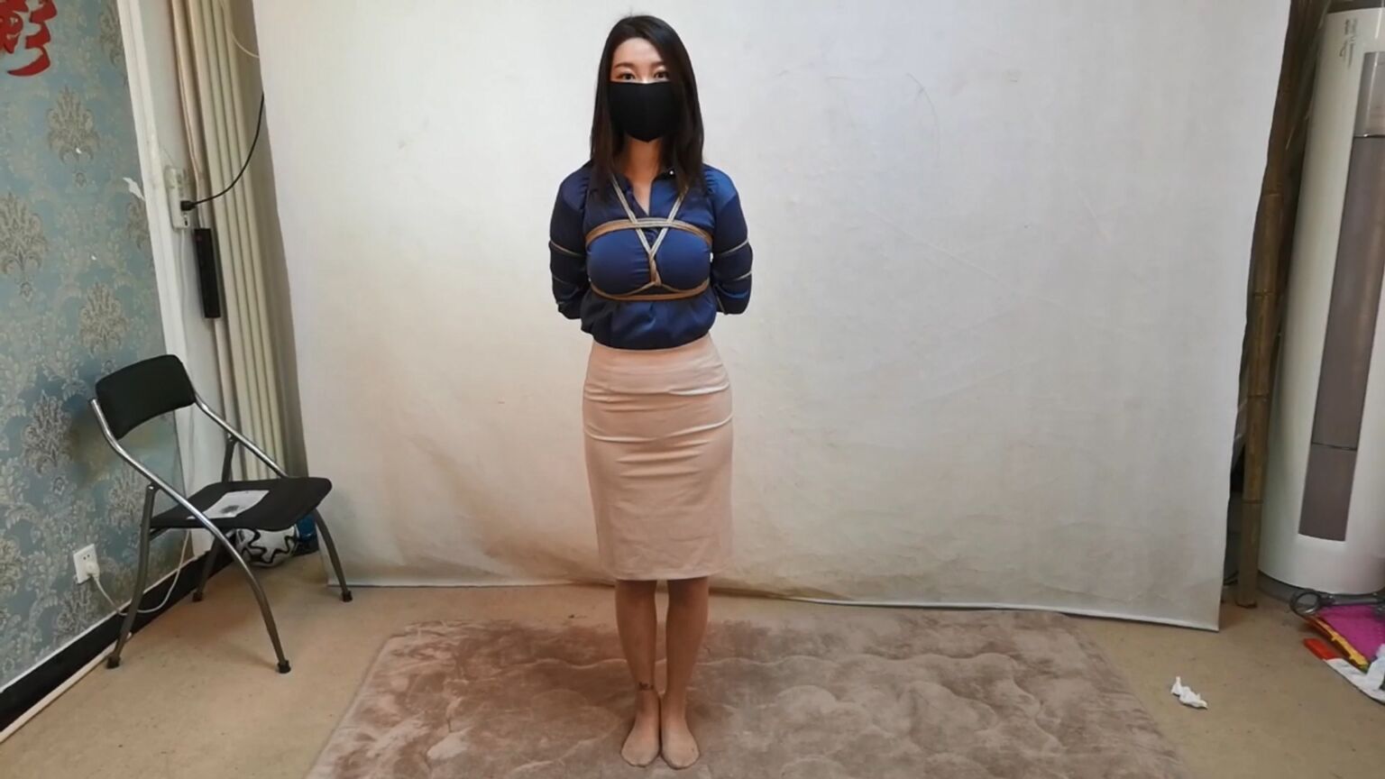 小羽原创，蓝衬衣配白裙子真精神！