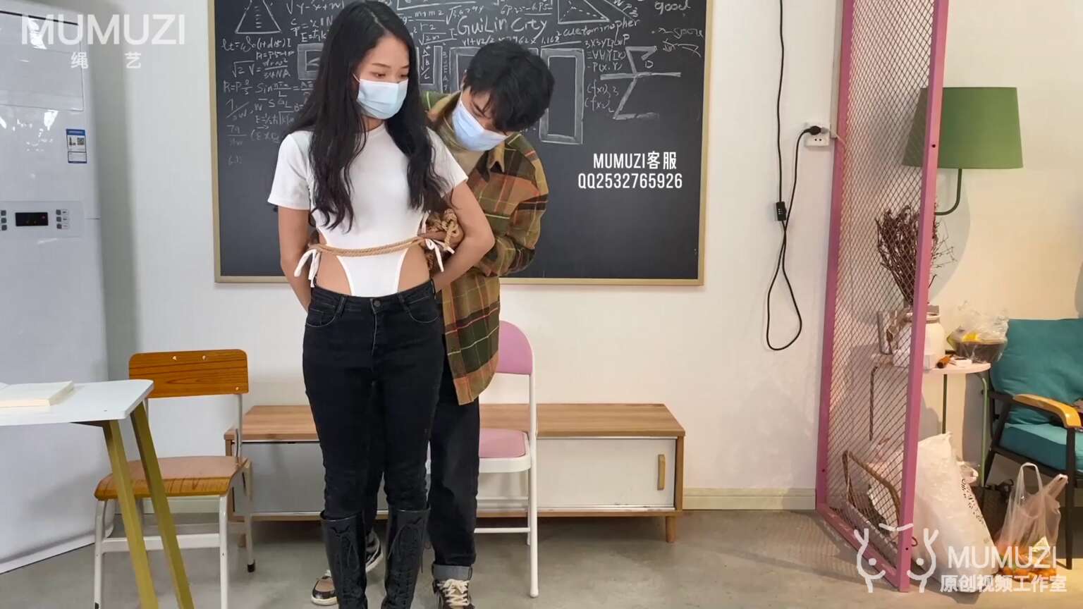 心悦艺束，你是英语老师么？