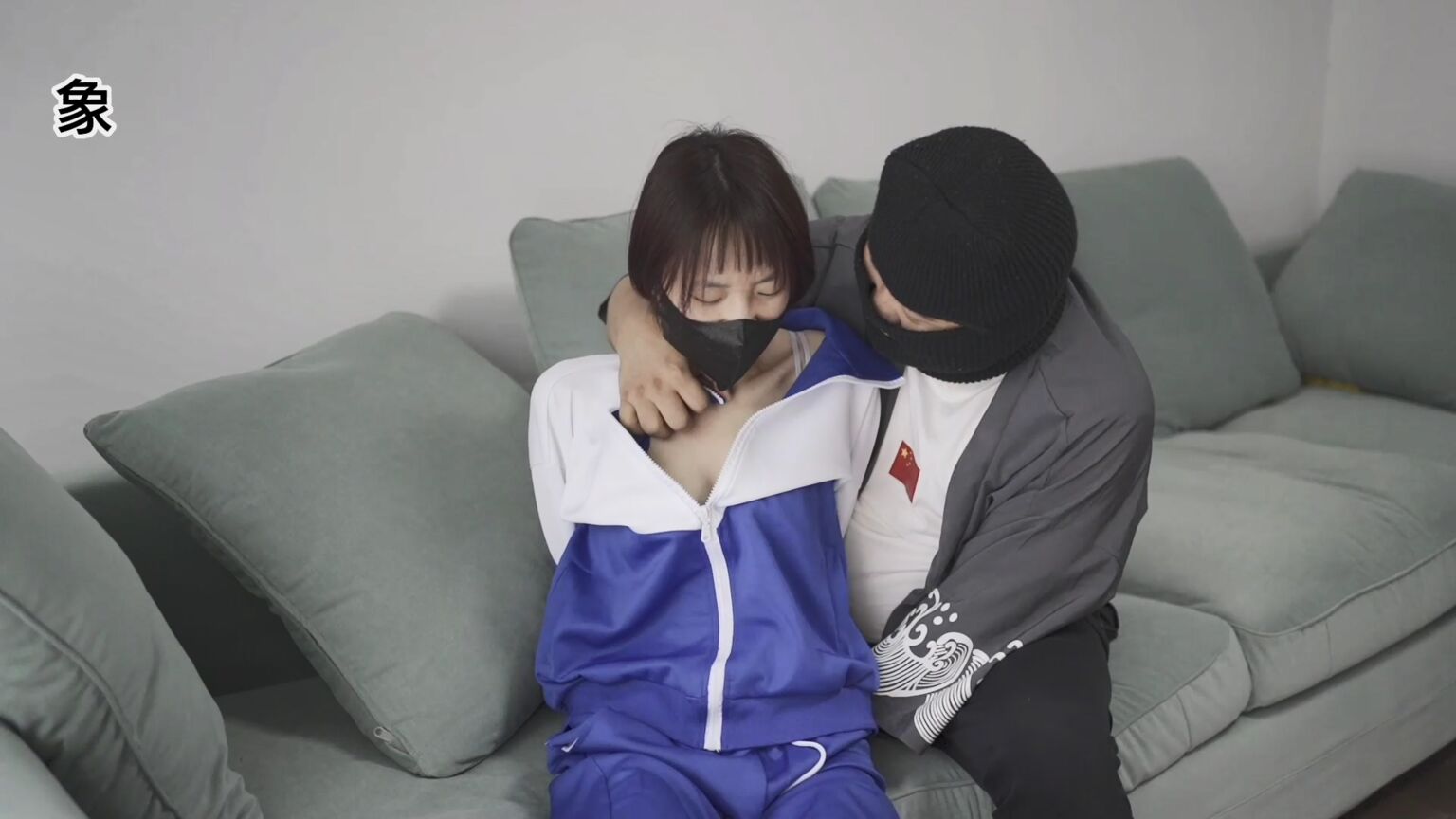 1018原创，你的校服真干净！