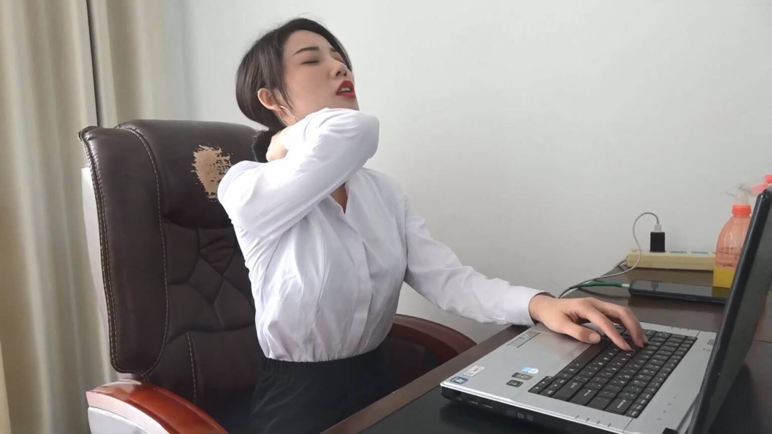 逍遥工作室，你是这个公司的老板吗？