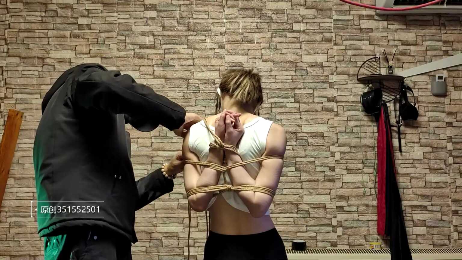 天逸影画，你在玩空中飞人？