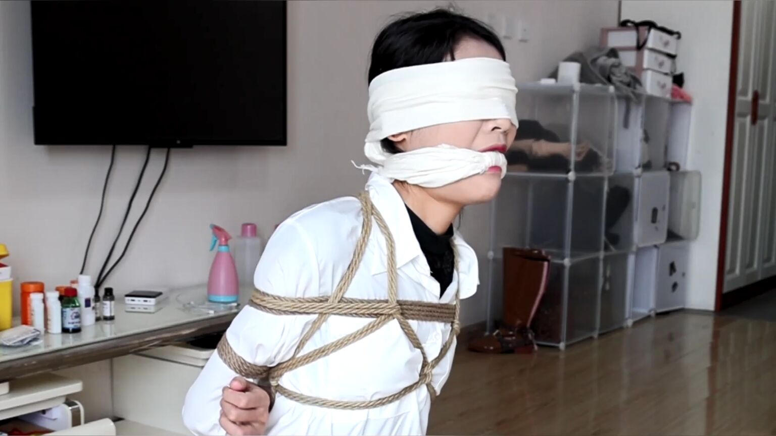 典雅倩影，你为什么带着口罩呢？