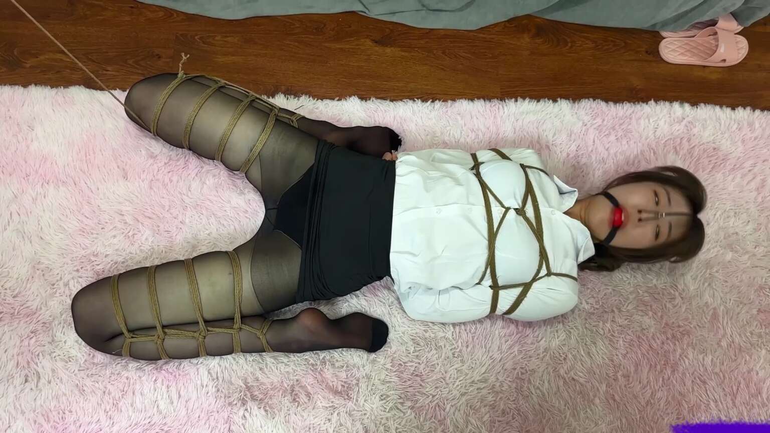 1018原创，白衬衣配黑袜子很好看！