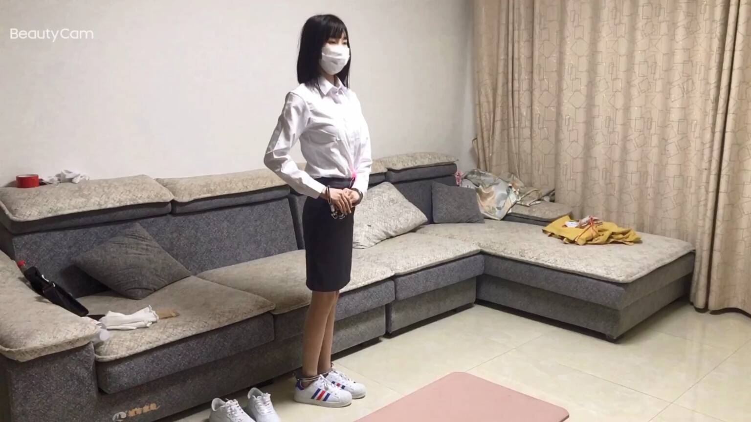 新月原创，雨涵的头发真飘扬！