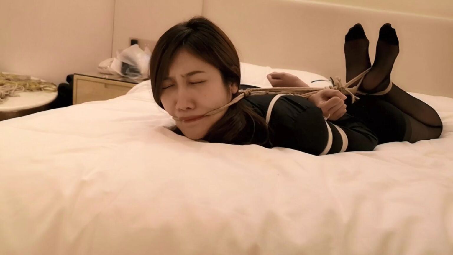 江山原创，这个女生真的好瘦呀！