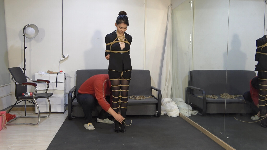 海棠原创，黑色小西服真亮眼！