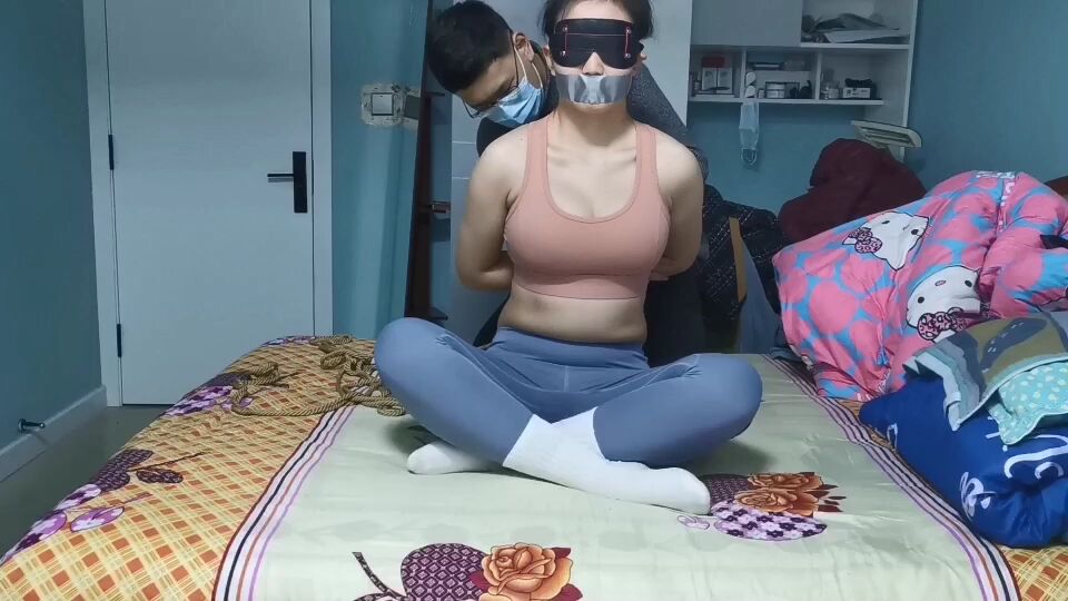 高跟遇到跑步机，微胖的女生有点小可爱！