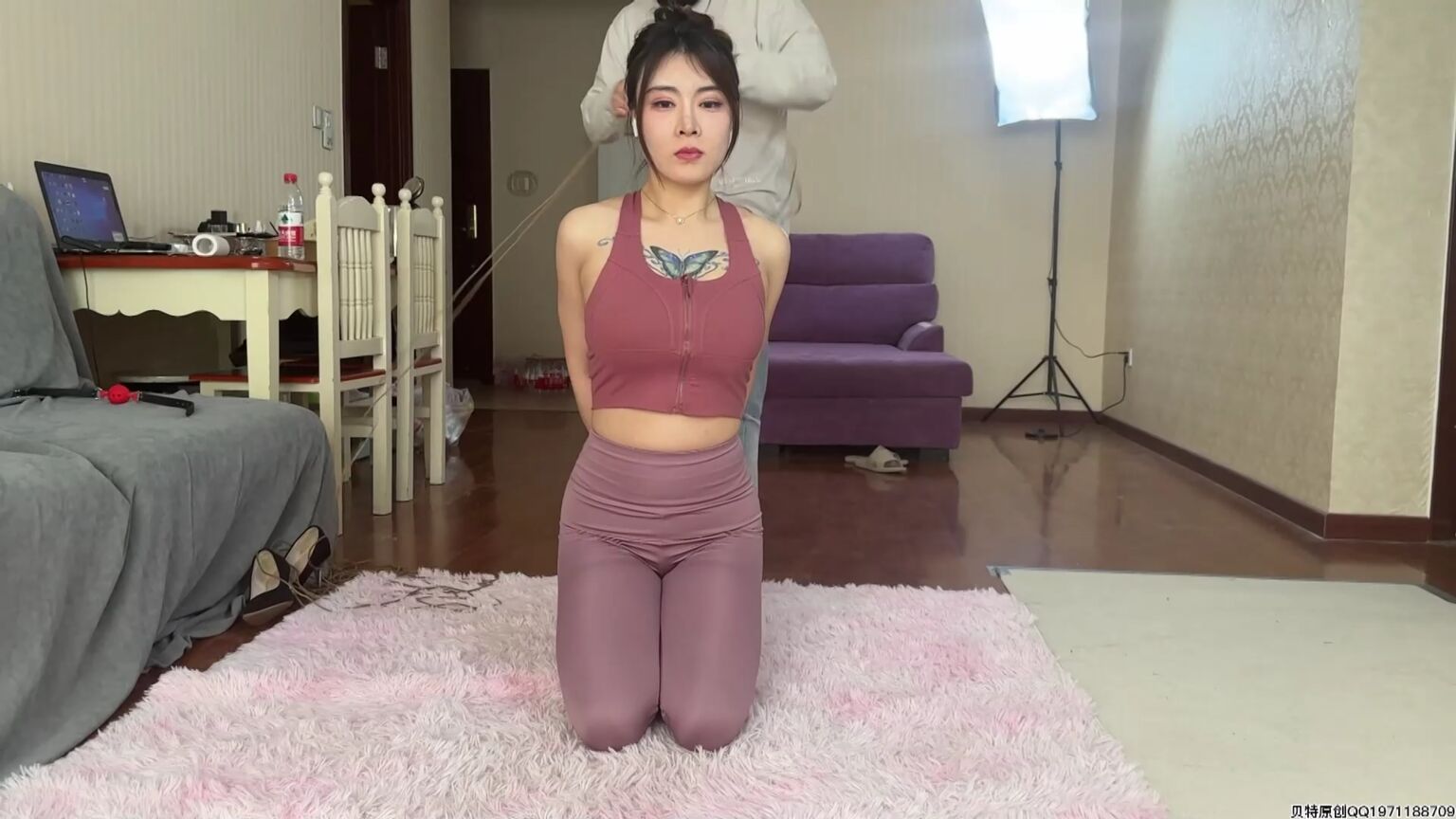 js原创工作室，女生穿瑜伽裤很好看！