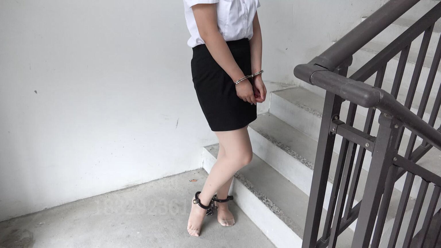 子衿原创，这个房产中介真好看！