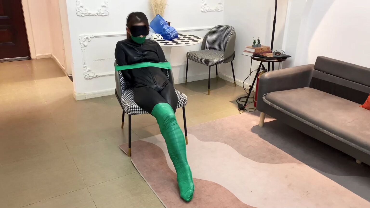 鹿角与猫爪，这个演员很敬业！