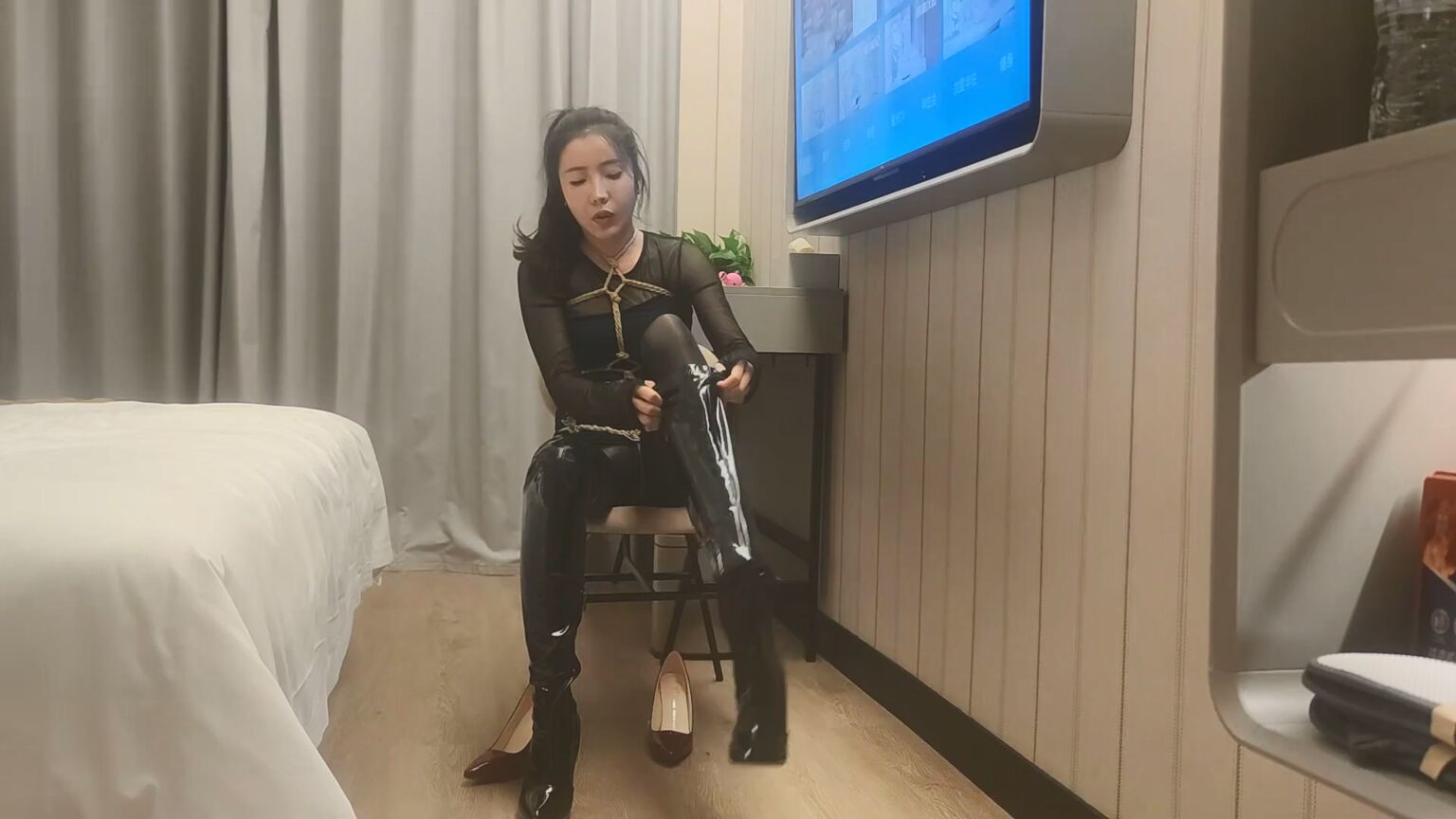 素人原创，黑色皮衣真不错！