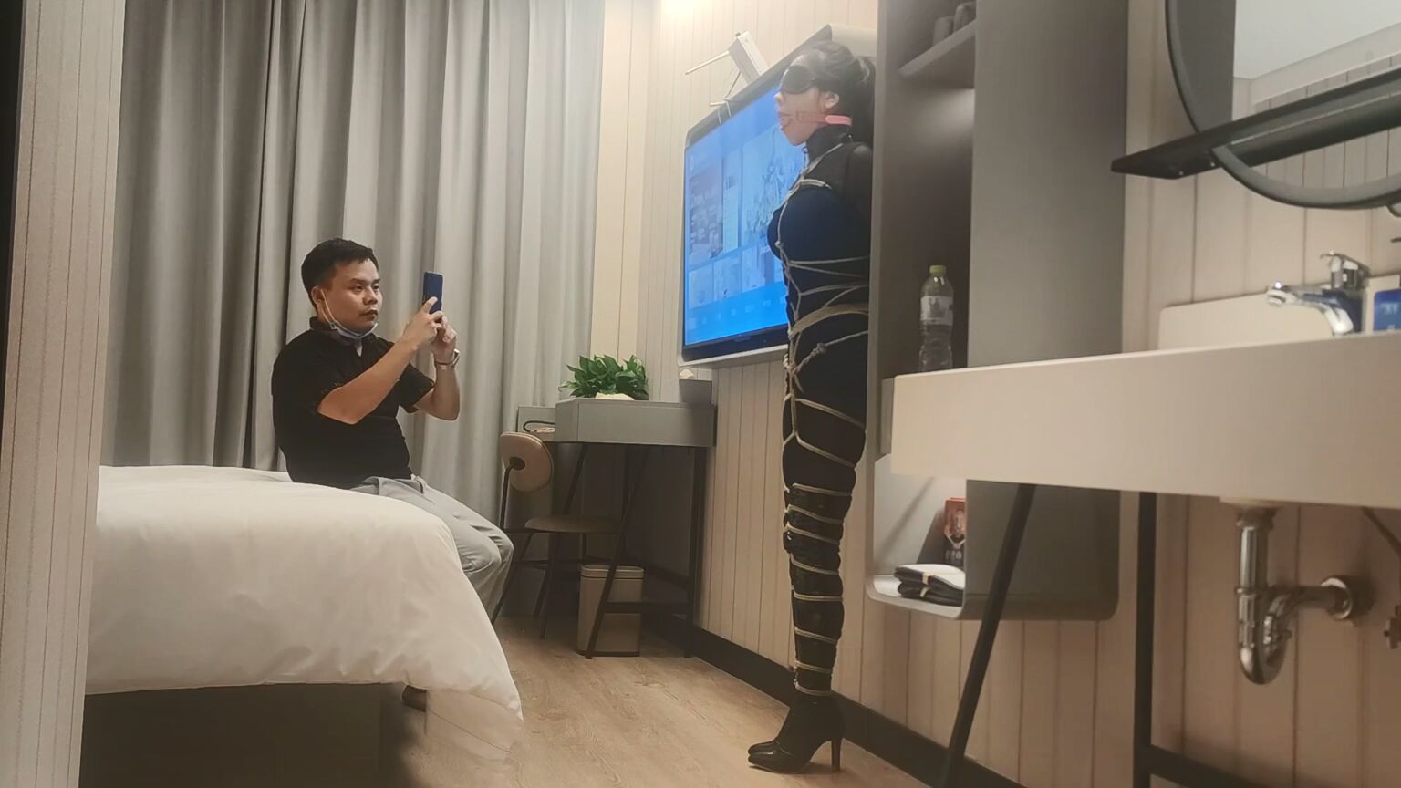 素人原创，黑色皮衣真不错！