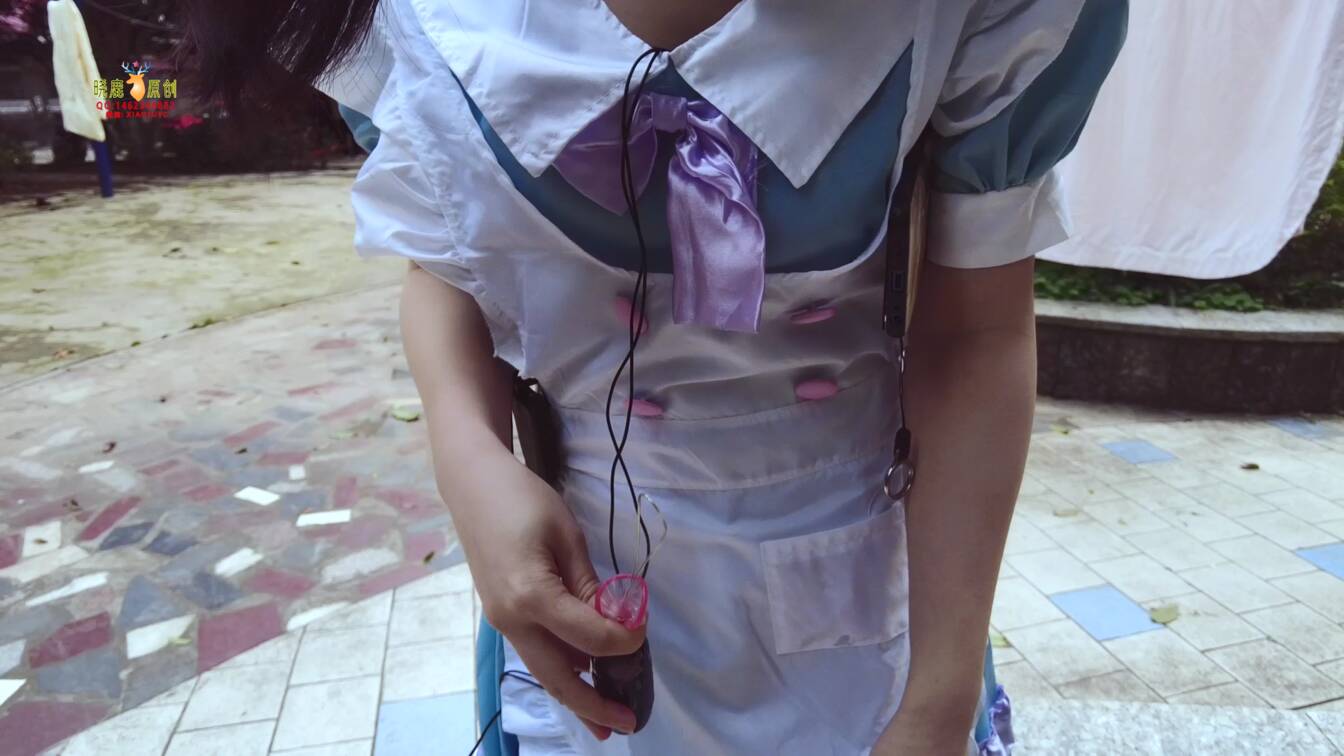 鹿角与猫爪，这个女生真的胆大！