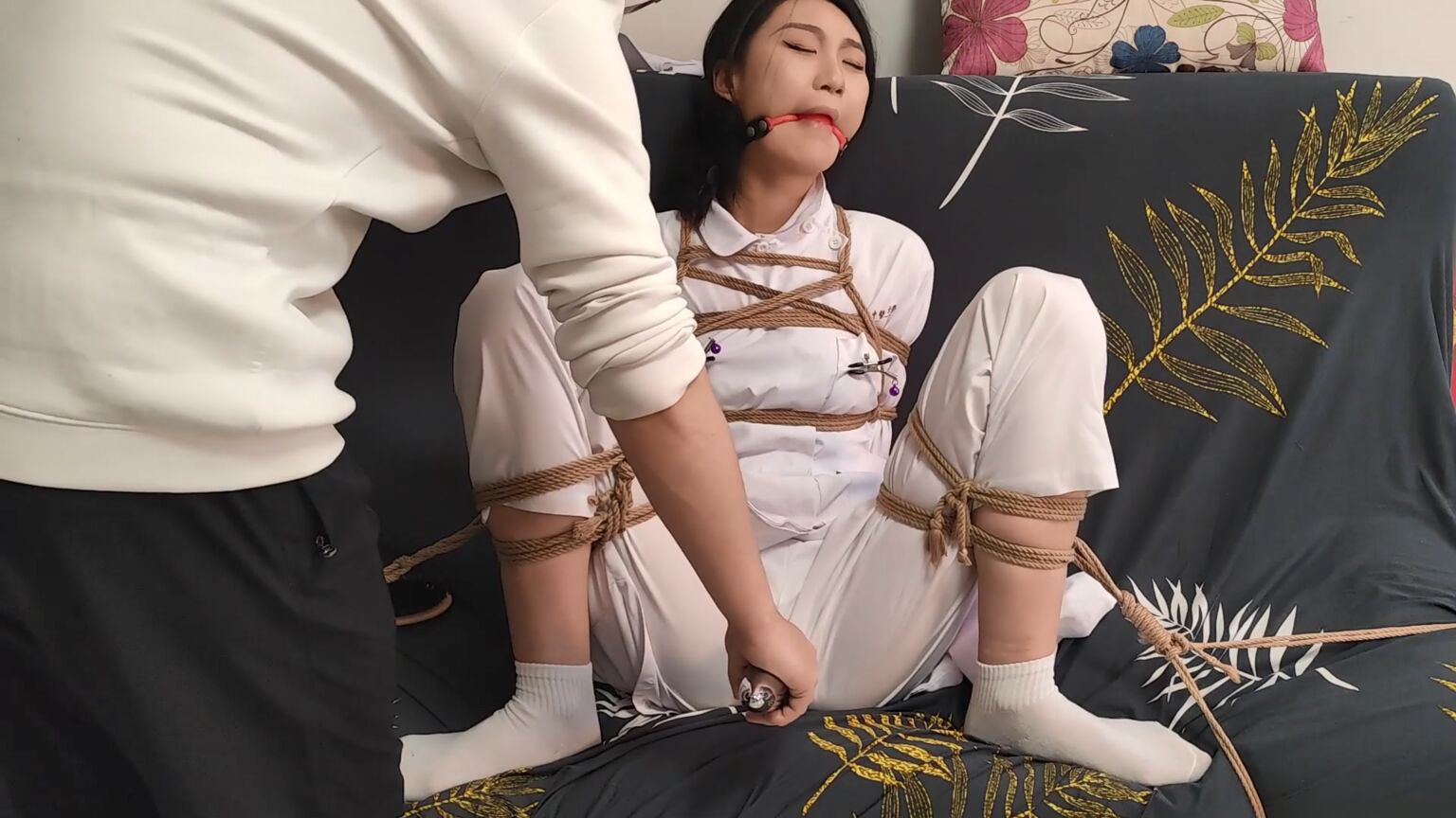 束缘阁，你是医院的护士吗？