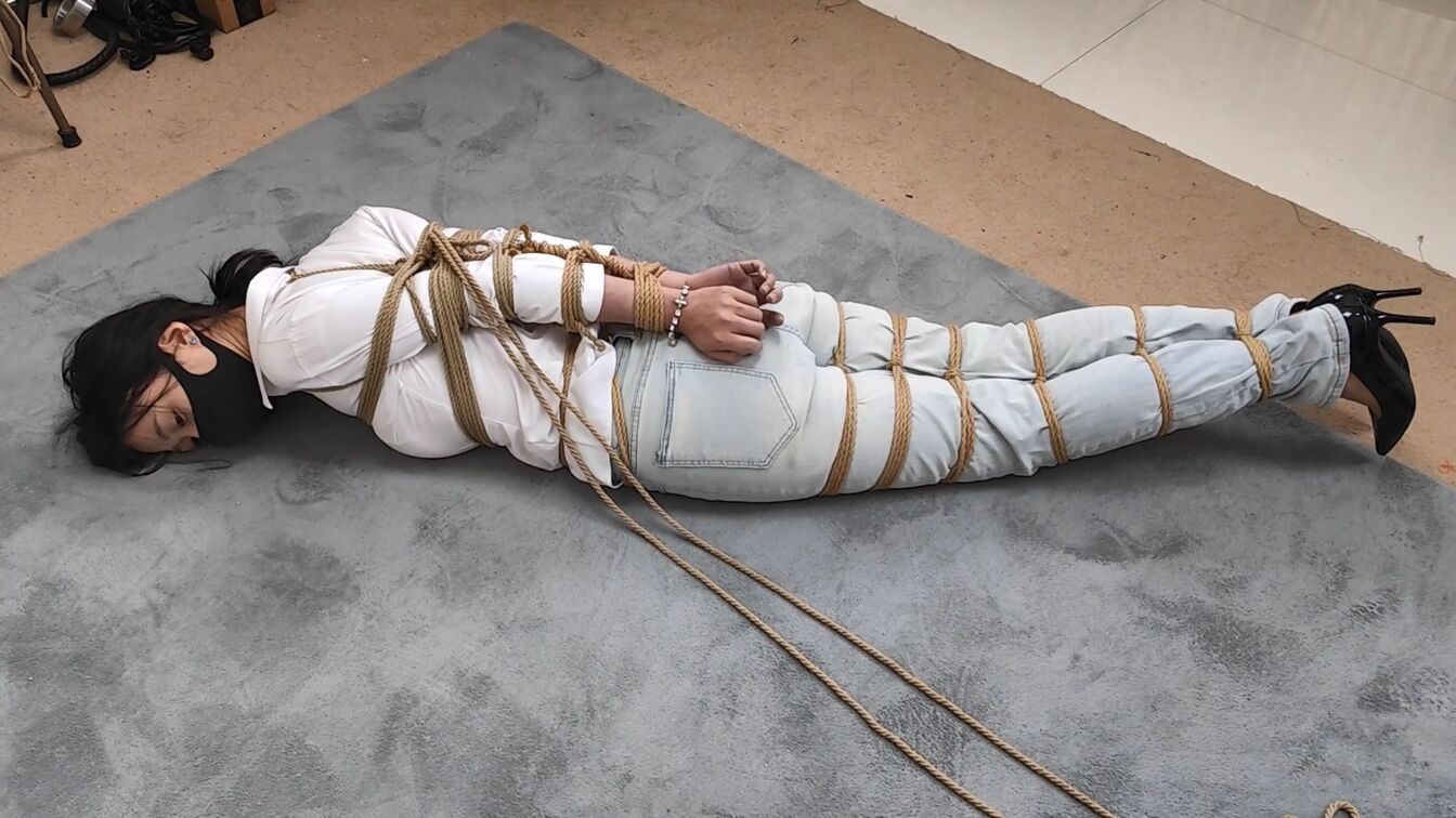 束缘阁，你的牛仔裤很好看！