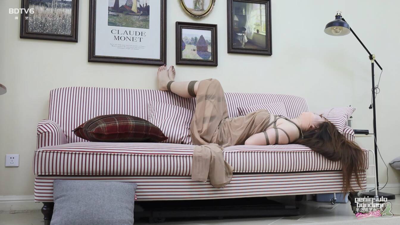 半岛束艺台，你穿的很少！