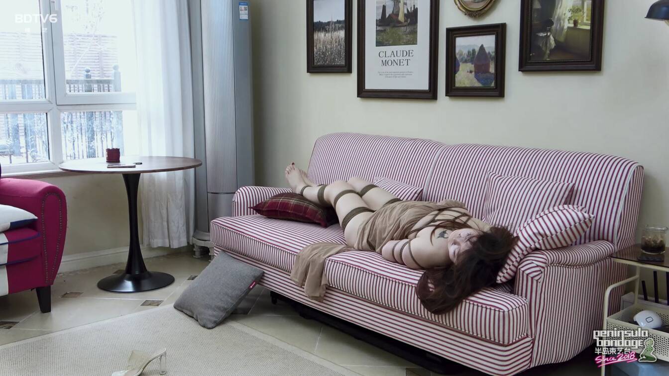 半岛束艺台，你穿的很少！