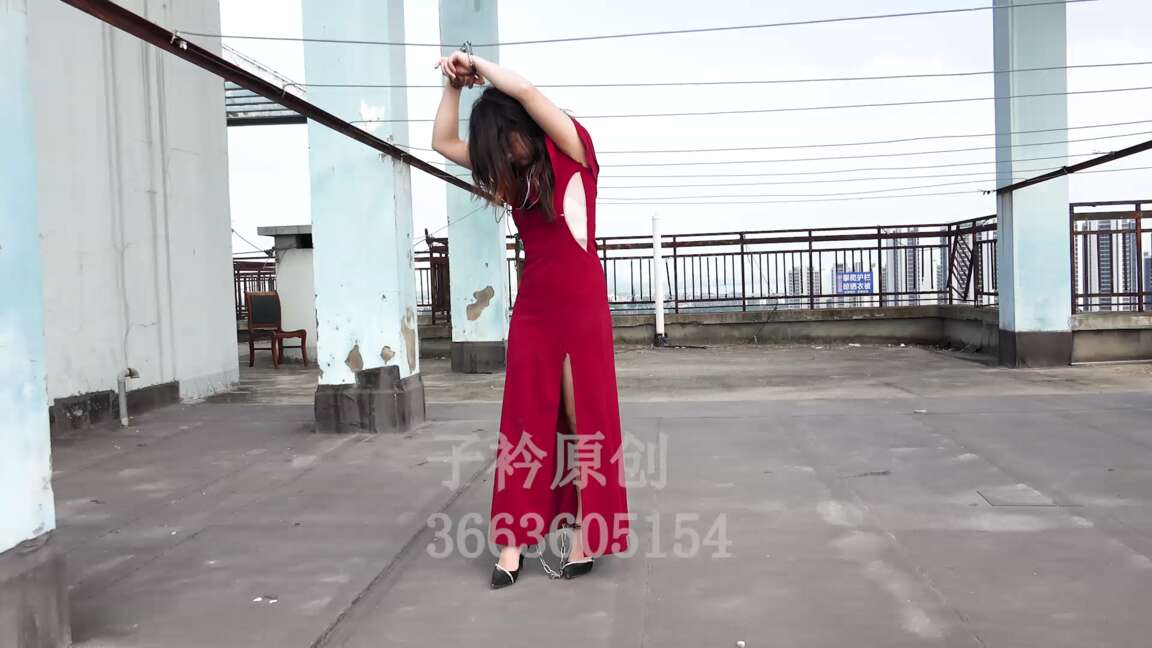 子矜原创，红色裙子很漂亮！